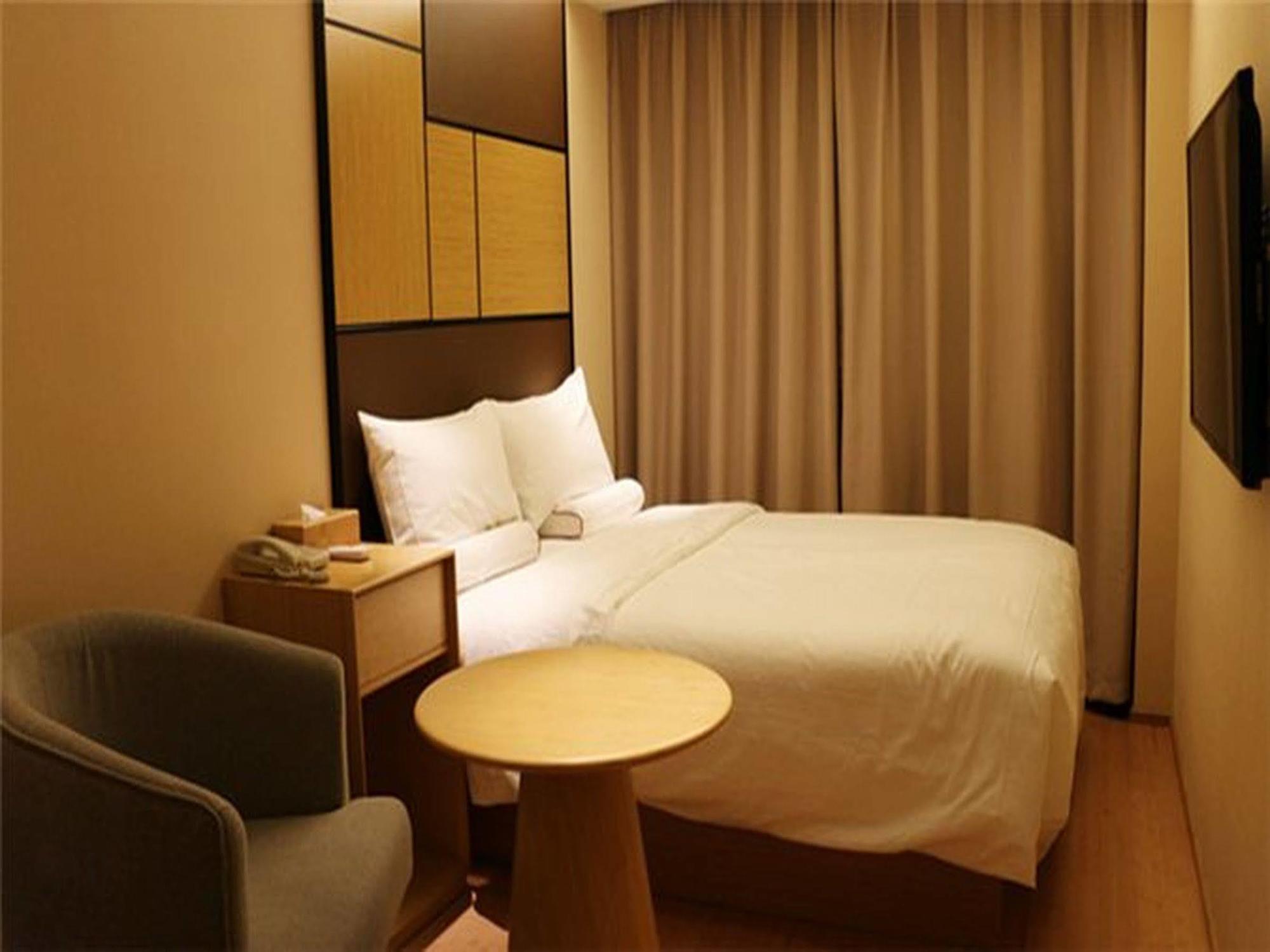Donghua Hotel Pekin Dış mekan fotoğraf