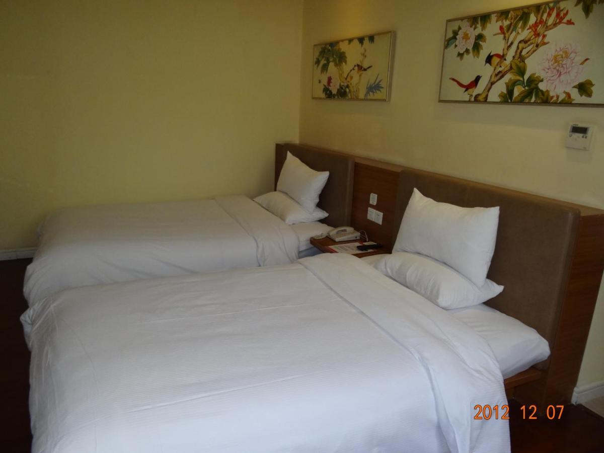 Donghua Hotel Pekin Oda fotoğraf